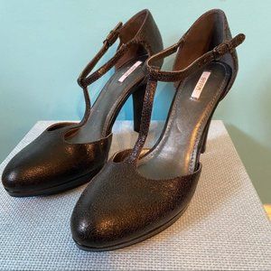 BNWOT Geox t-strap heels